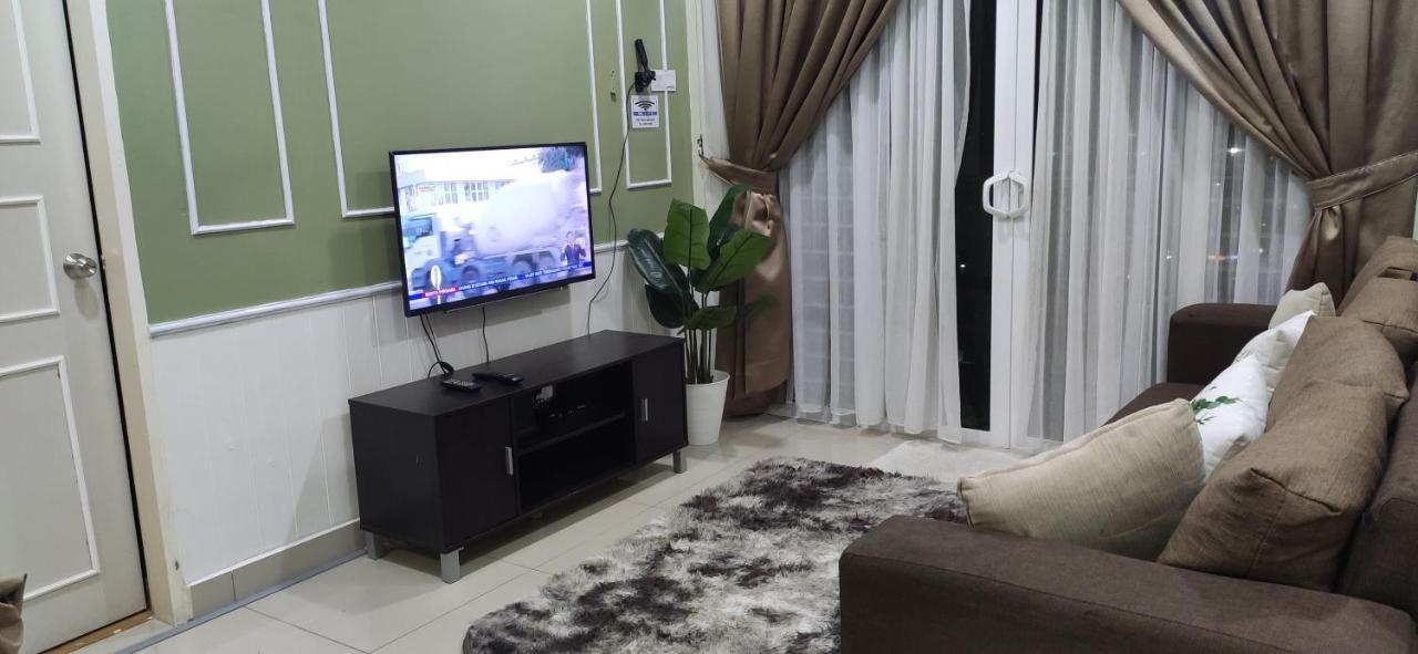 Appartement Dperdana -Dinies Pool,Wifi, Centre Of Kota Bharu, 4-5 Pax Extérieur photo