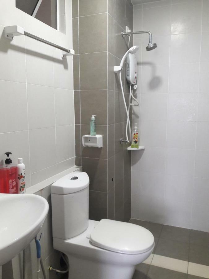 Appartement Dperdana -Dinies Pool,Wifi, Centre Of Kota Bharu, 4-5 Pax Extérieur photo