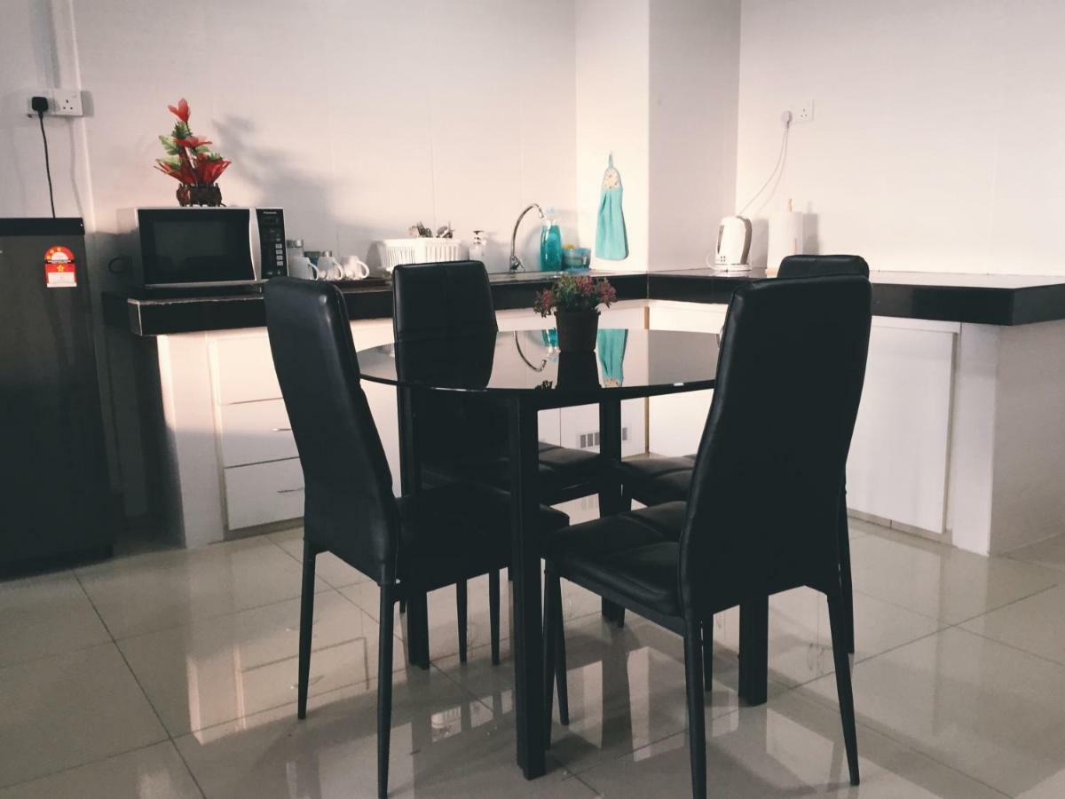 Appartement Dperdana -Dinies Pool,Wifi, Centre Of Kota Bharu, 4-5 Pax Extérieur photo